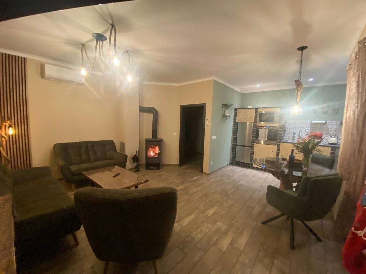 Foto 2 von 43: Ferienhaus 'Zur Schwalbe' mit Privatterrasse, Whirlpool und privatem Garten