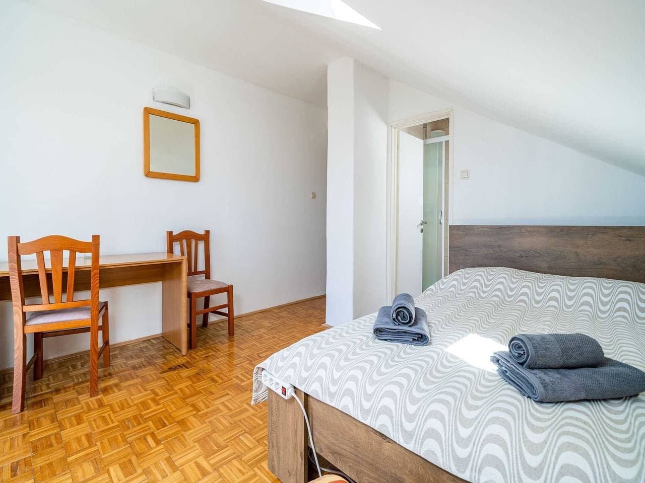 Foto 4 von 28: Rooms Nina - Double room with Sea View - 2