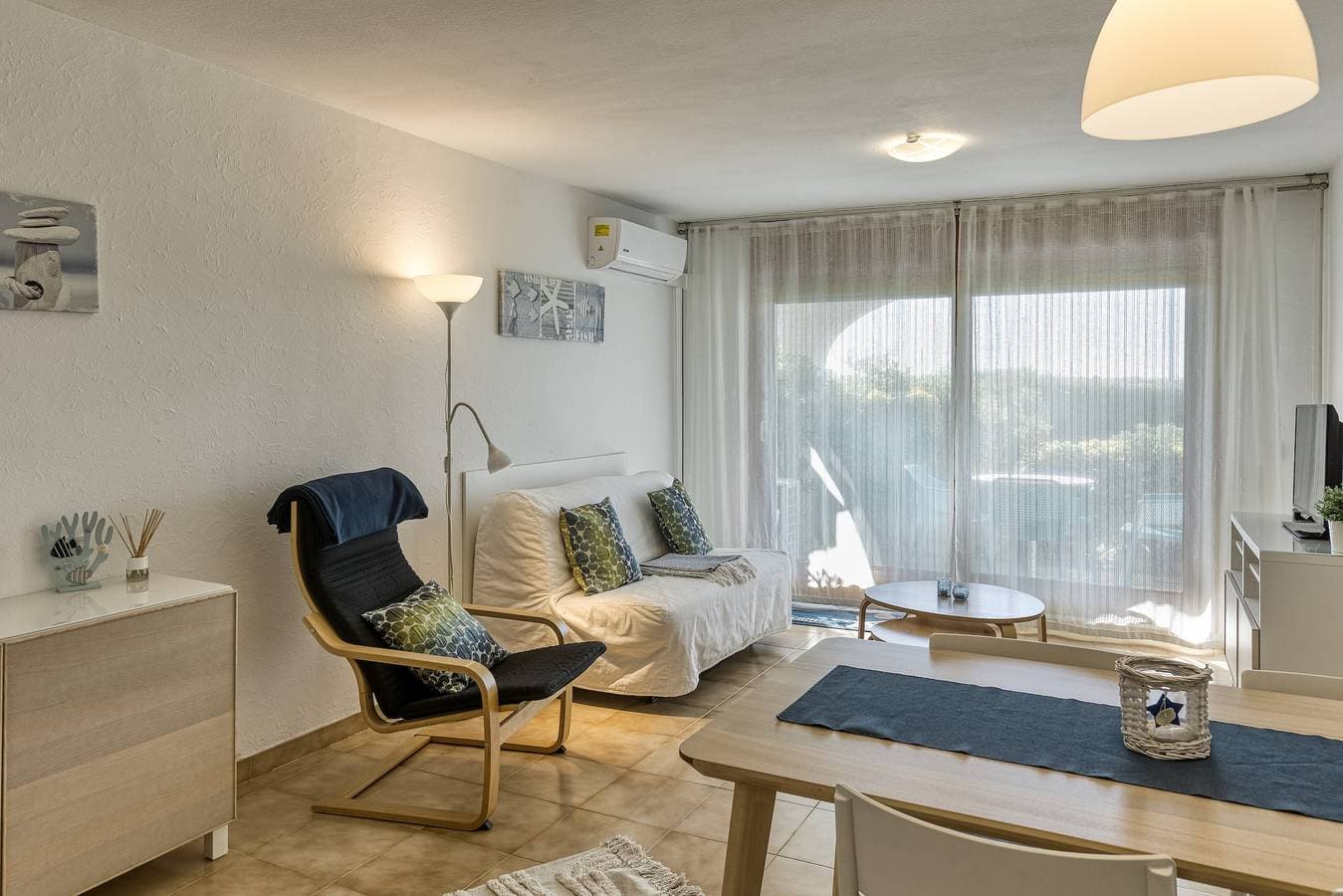 Foto 3 von 26: Apartment 'Salins 1' mit privater Terrasse am Strand von Empuriabrava, WLAN & Klimaanlage