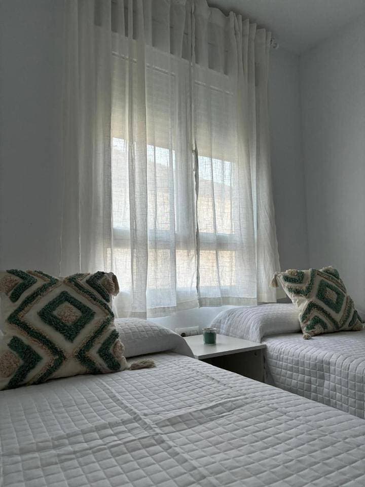 Foto 10 von 13: Two-Bedroom Apartment