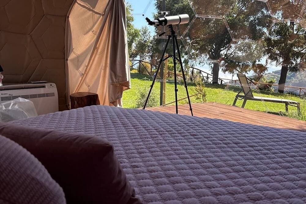 Foto 3 von 10: Glamping at Il Balcone degli Dei: Private Stars and a Hot Tub