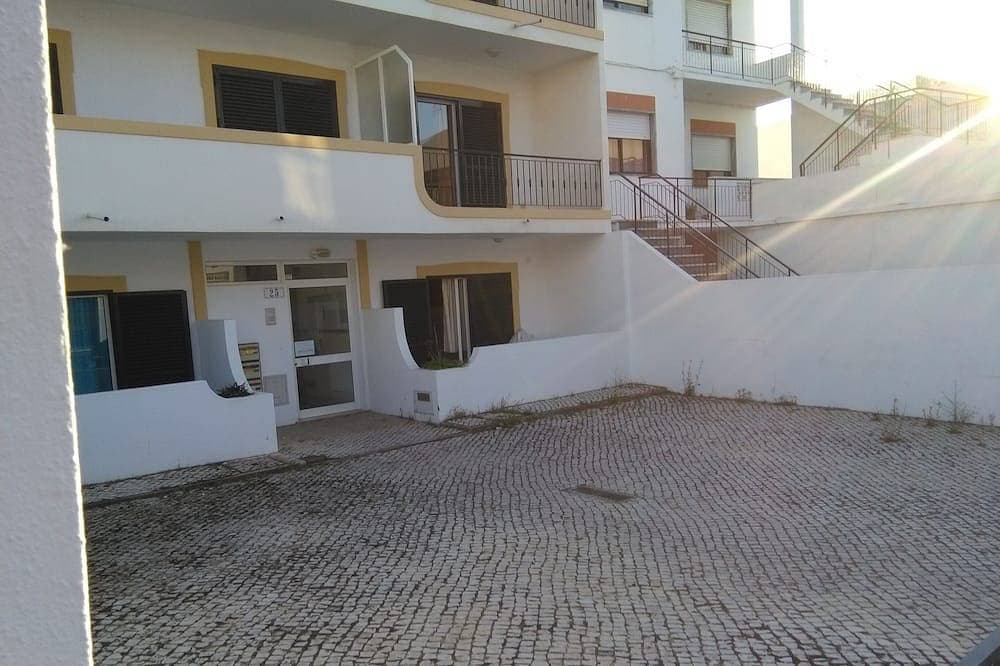 Foto 5 von 15: 1D geräumige 1-Zimmer-Wohnung und Barbecue