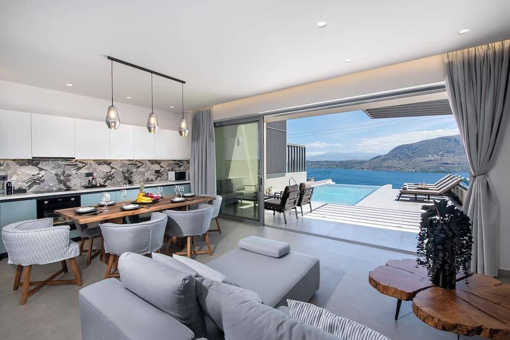 Luxury villa with kingsize beds and breathtaking sea view ( El paradiso villa) 1