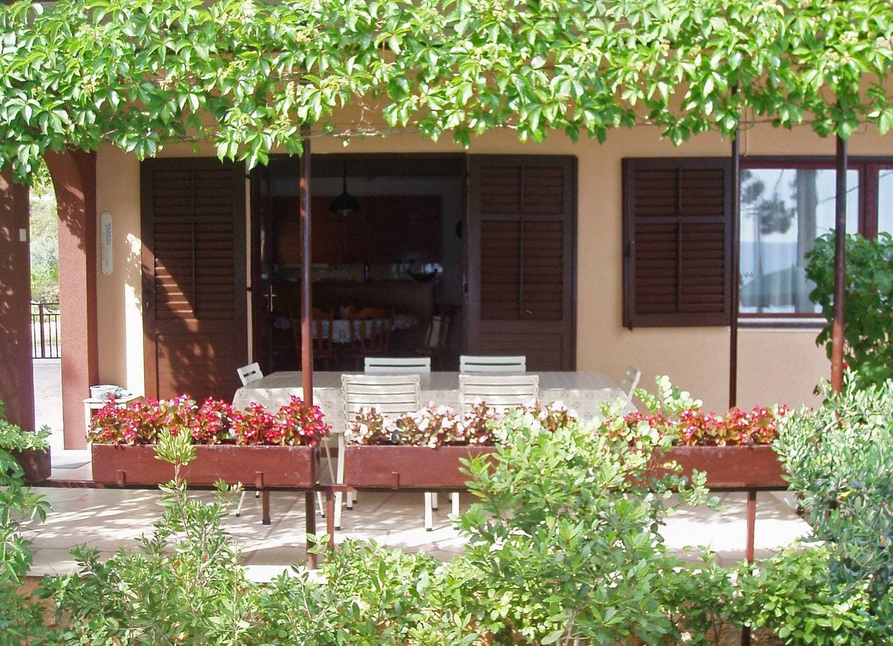 Foto 8 von 27: 1-Zimmer-Ferienwohnung mit Balkon und Meerblick Nemira, Omis A-5884-c