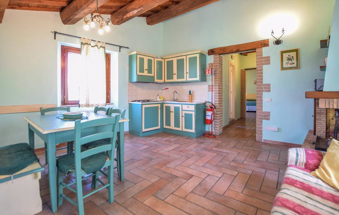 Foto 6 von 22: Charmante 230 m² große Wohnung mit Pool, Garten und Parkplatz