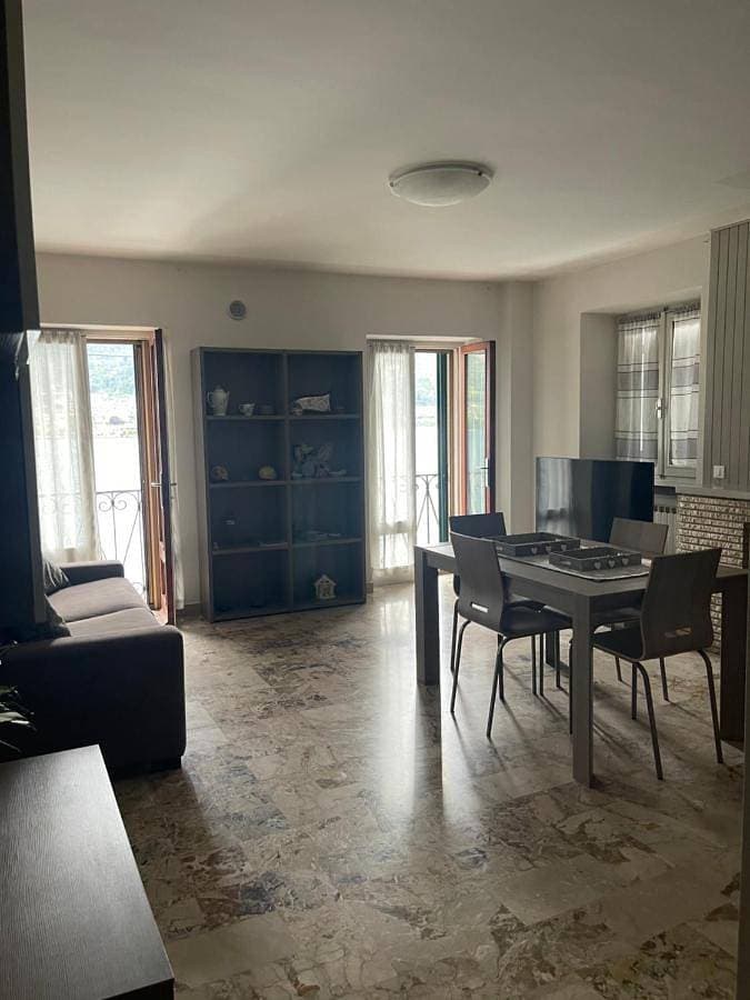 Foto 2 von 41: Apartment with Lake View