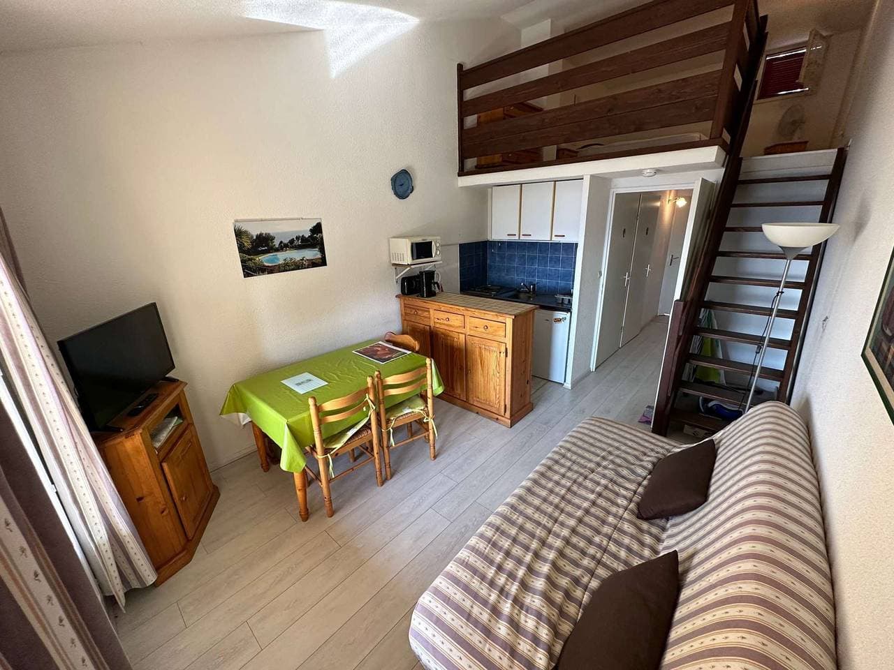 Foto 3 von 10: Ferienwohnung für 6 Personen mit Pool