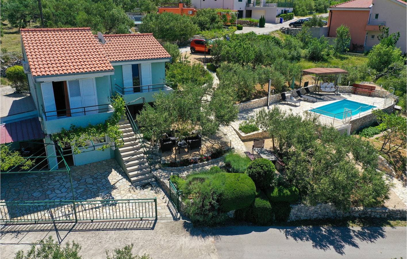 Foto 4 von 32: Charmantes Apartment mit Pool und Terrasse, 2,5 km von der Küste und dem Stadtzentrum entfernt