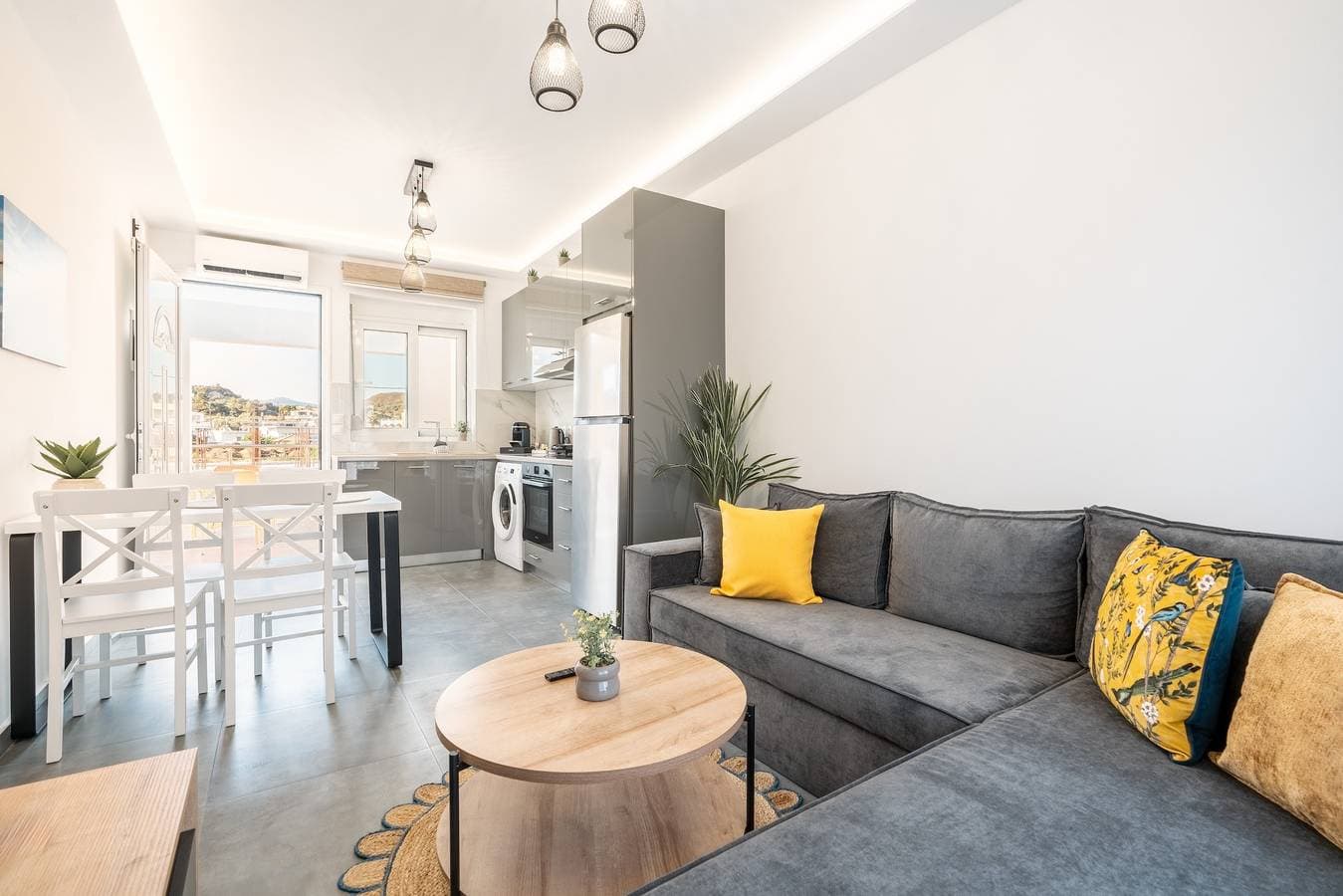 Foto 3 von 22: Ferienwohnung 'Velvet 2' mit Bergblick, Wi-Fi und Klimaanlage