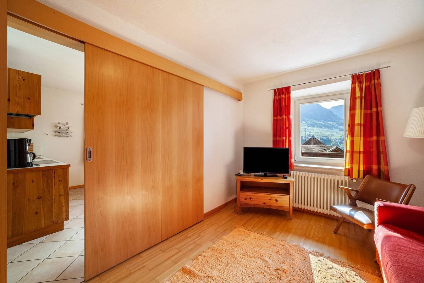 Foto 10 von 40: Ferienwohnung "Gasserhof - Gravenstein" mit Bergblick, Gemeinschaftsgarten & WLAN