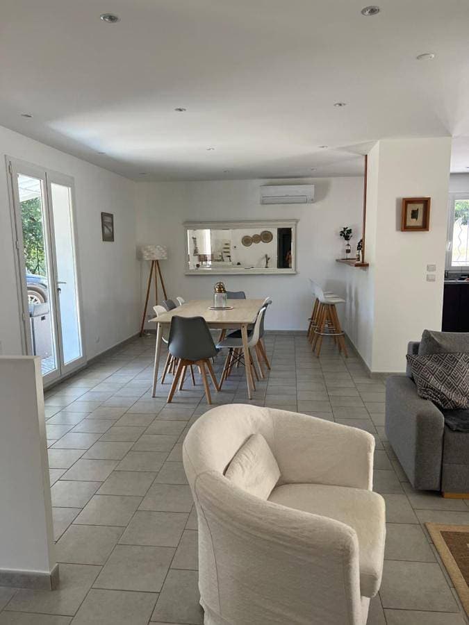 Foto 3 von 17: Three-Bedroom House
