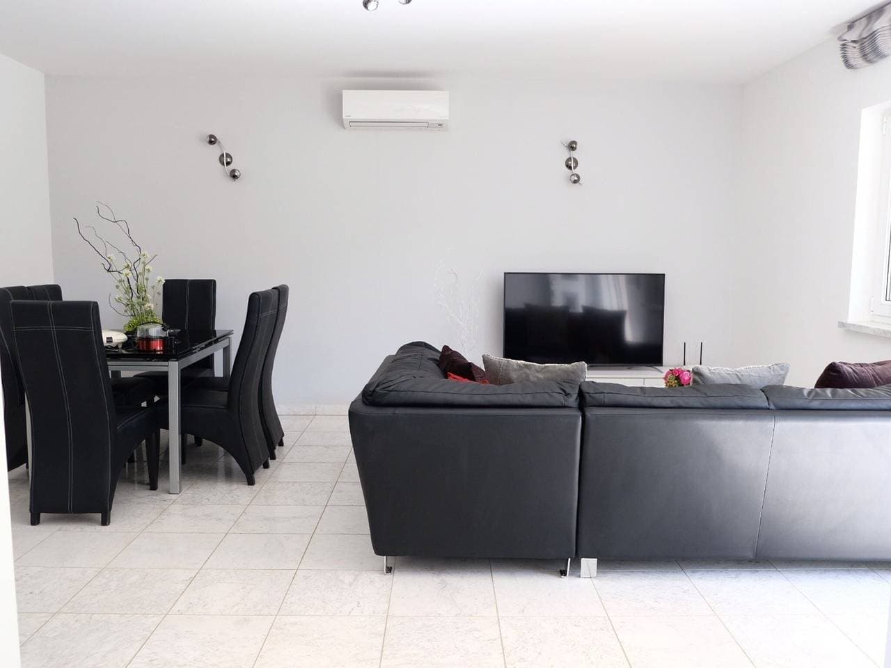Foto 5 von 18: Villa Tonika -Two Bedroom Apartment with Terrace ( A1 )