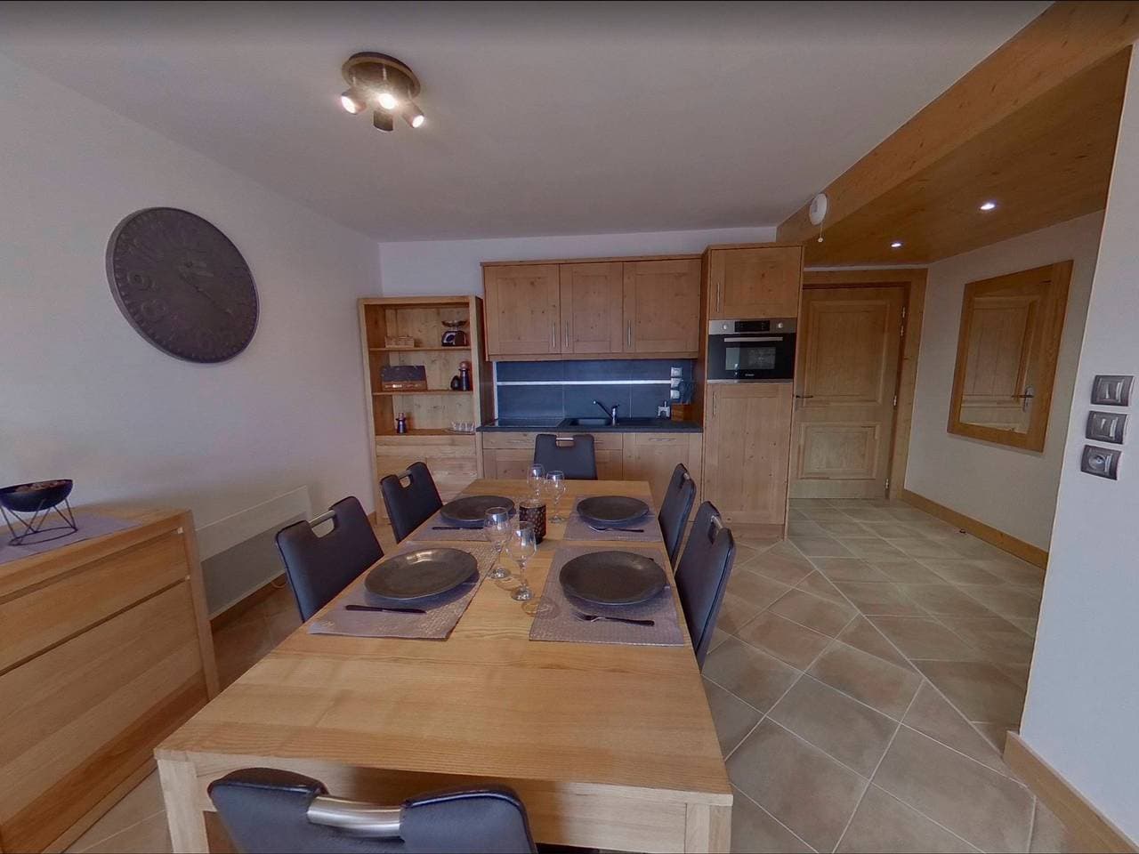 Foto 5 von 19: Gemütliche Wohnung in Les Saisies 2 Schlafzimmer mit Parkplatz