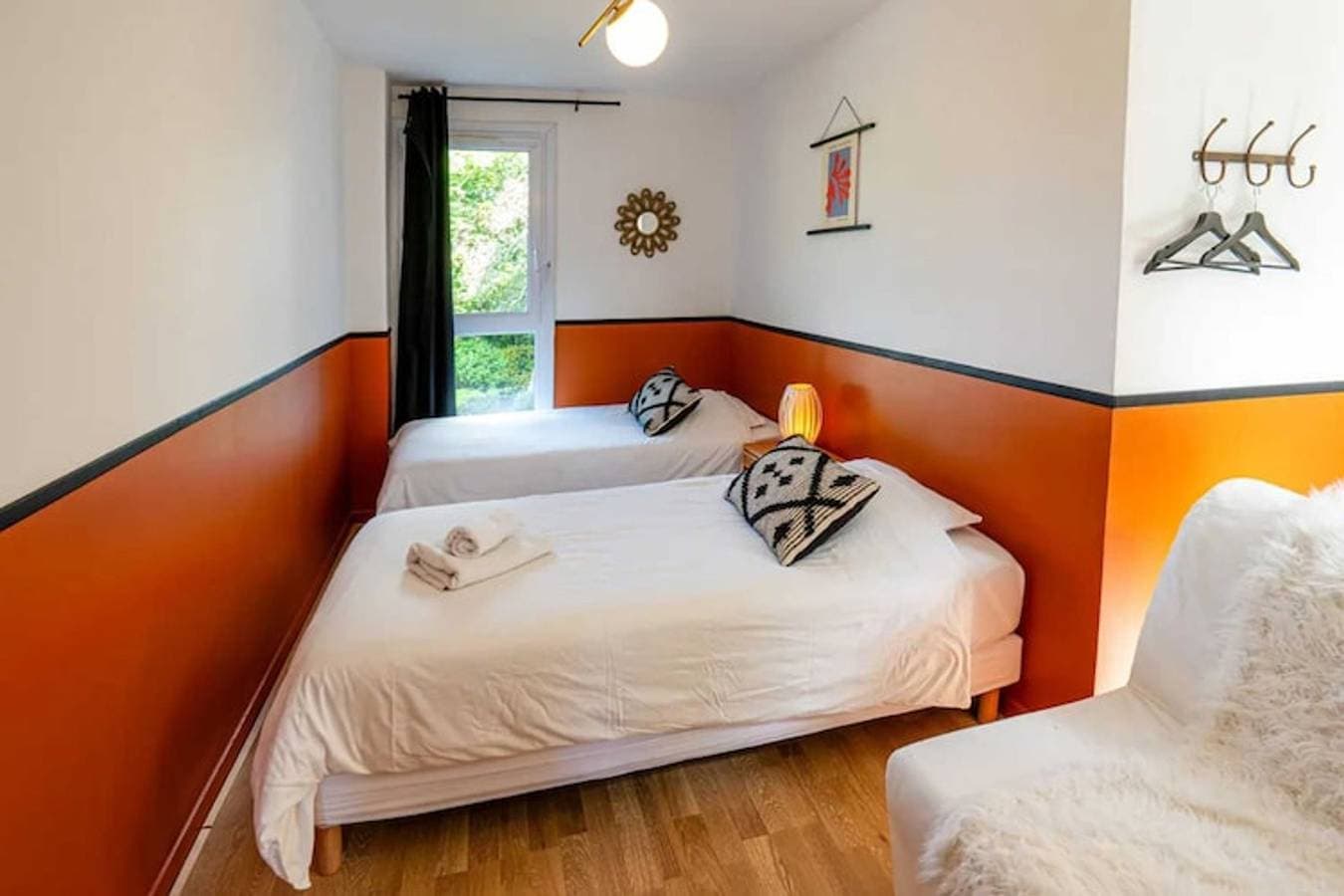 Foto 9 von 20: Elegant Triplex with Private Parking-2Br/4P-Honfleur
