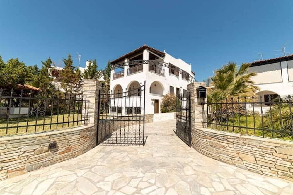 Angela's Guest House 1