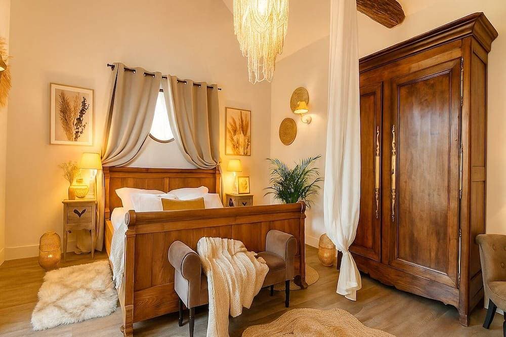 Charming gîte with swimming pool, Nordic bath, close to the D-Day landing beaches. 1