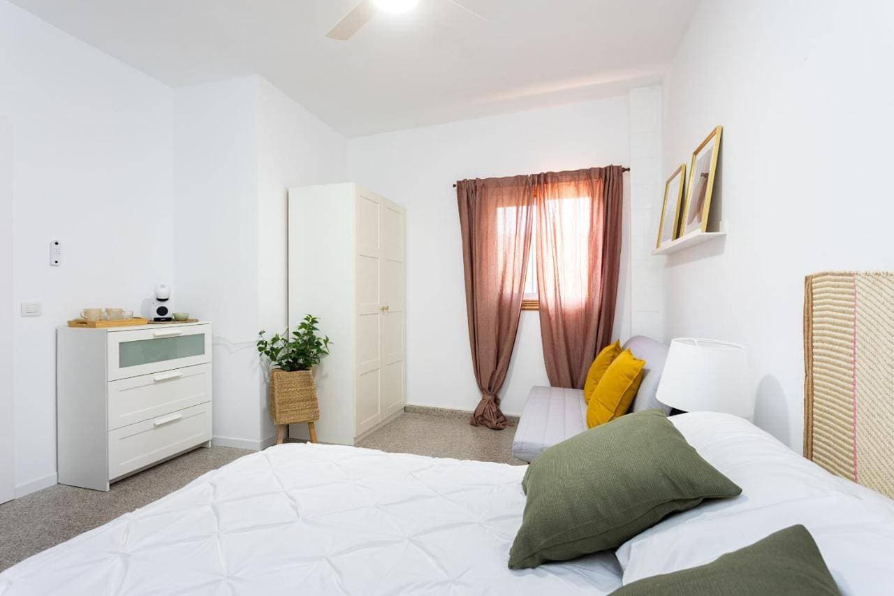 EDEN RENTALS B01 Surfy Stylish Bed&Coffee Room 1