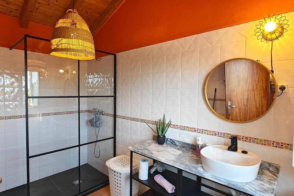 Foto 4 von 11: Ferienwohnung 'Casa Laranjeira' mit Bergblick, WLAN und Klimaanlage
