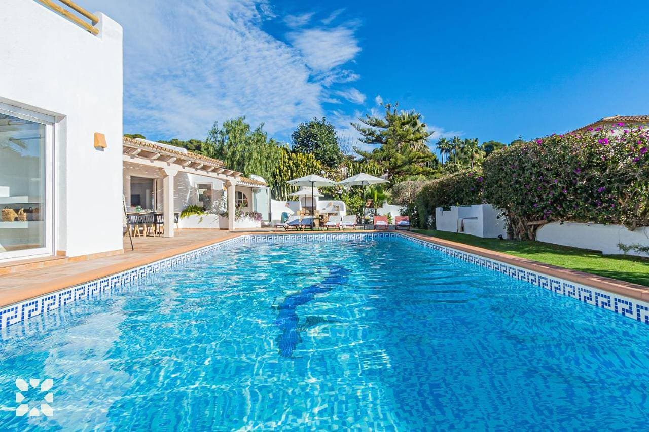 Villa Adora by Abahana Villas 1