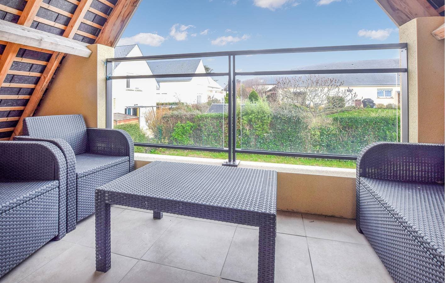 Foto 4 von 28: Luxuriöses Apartment am Strand mit WiFi und Parkplatz