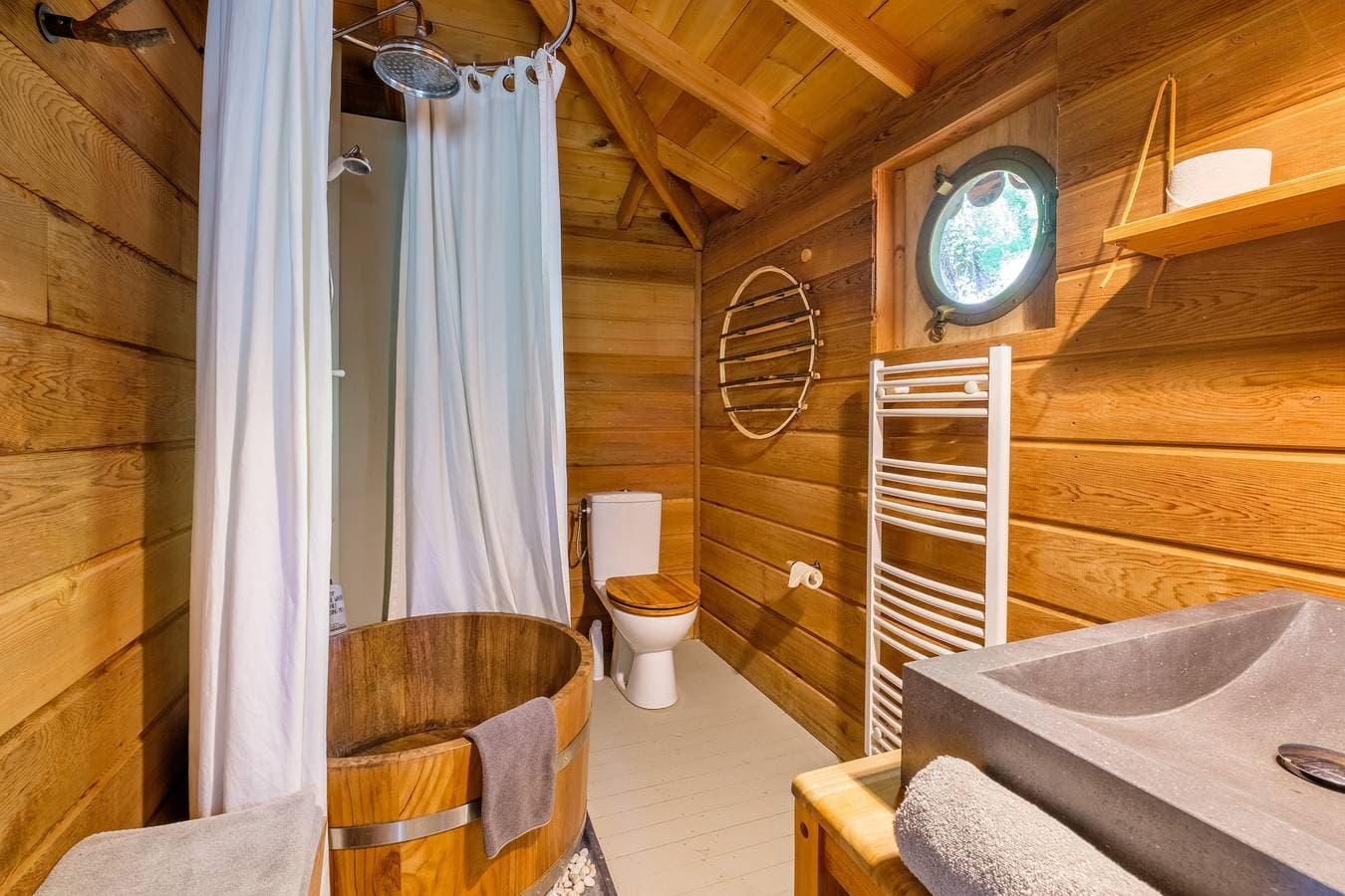 Foto 8 von 23: Ferienwohnung "Bagheera" mit Gemeinschaftspool, privater Terrasse und WLAN