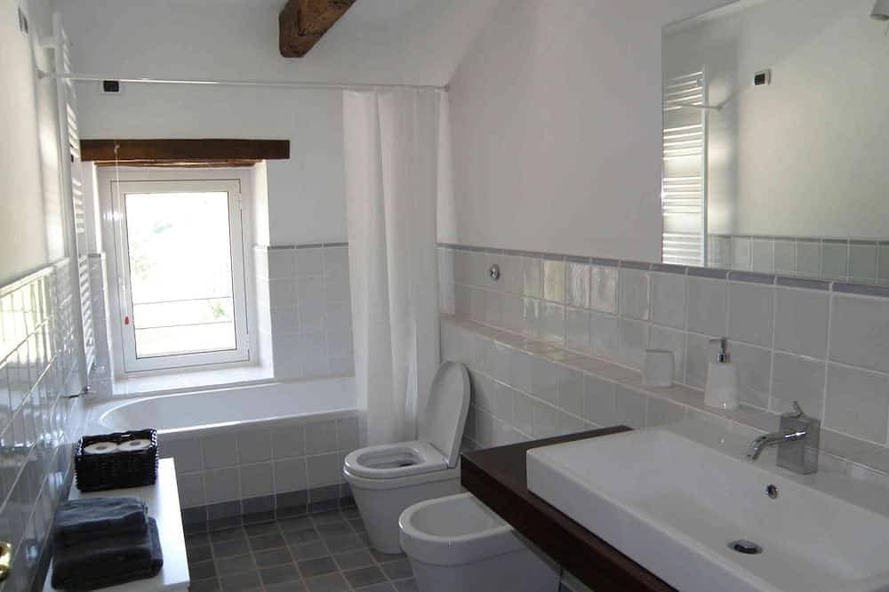 Foto 8 von 30: Villa mit Pool, nicht weit vom Meer, ruhig gelegen, mit herrlichem Ausblick