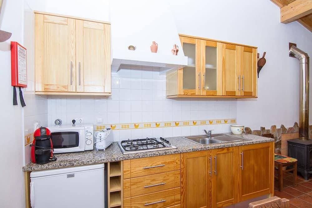 Foto 11 von 24: Digne gelbe Villa, Pool, Grill
