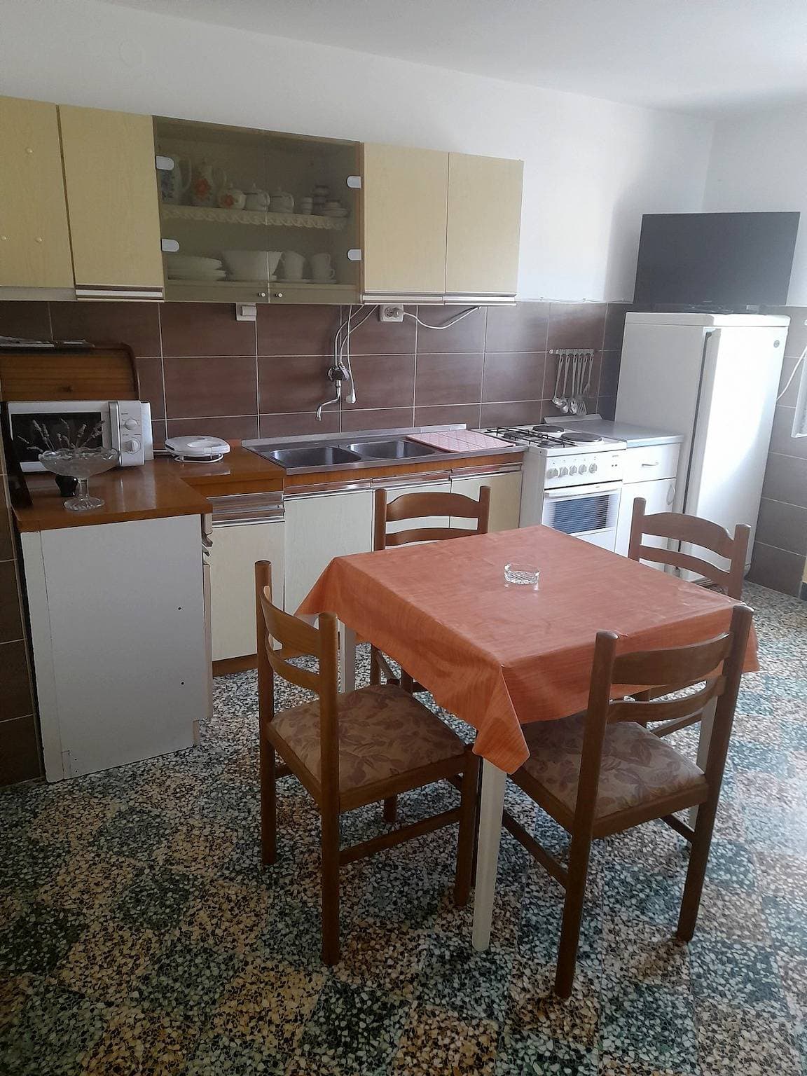 Foto 13 von 20: 1-Zimmer-Ferienwohnung mit Terrasse und Meerblick Kampor, Rab A-4984-b
