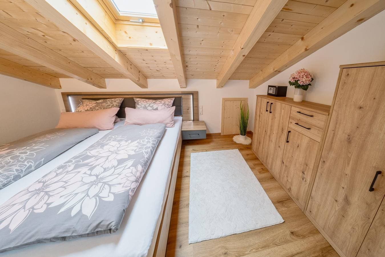 Foto 6 von 17: Ferienwohnung mit Bergblick