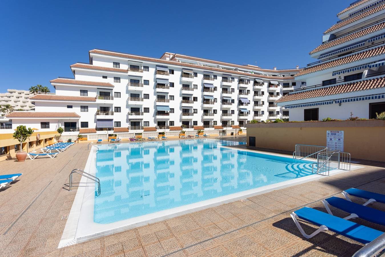 Foto 8 von 32: An erster Strandlinie mit Pool und gratis WLAN