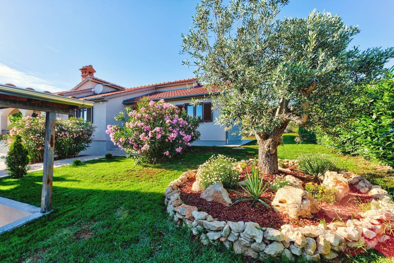 Foto 4 von 45: Villa Meriope mit Pool