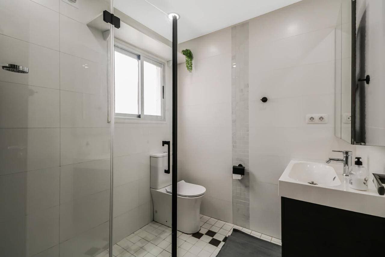 Foto 11 von 14: Twin Room with Private Bathroom