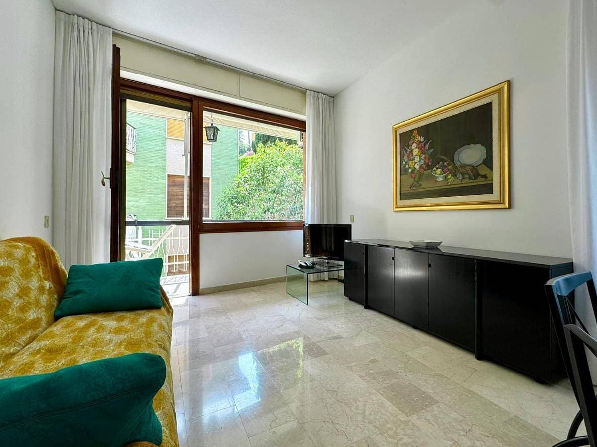Foto 4 von 26: Two-Bedroom Apartment with Balcony
