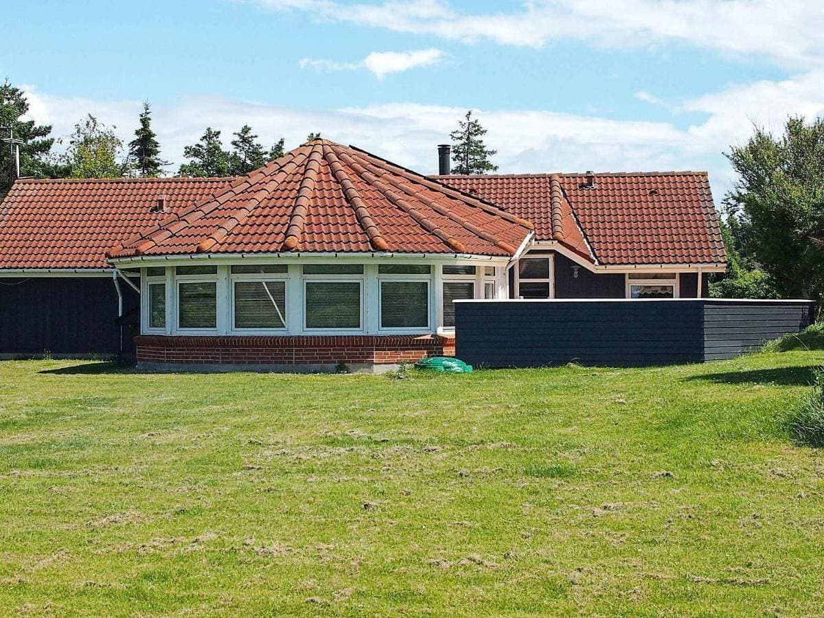 Five-Bedroom Holiday home in Humble 2 1
