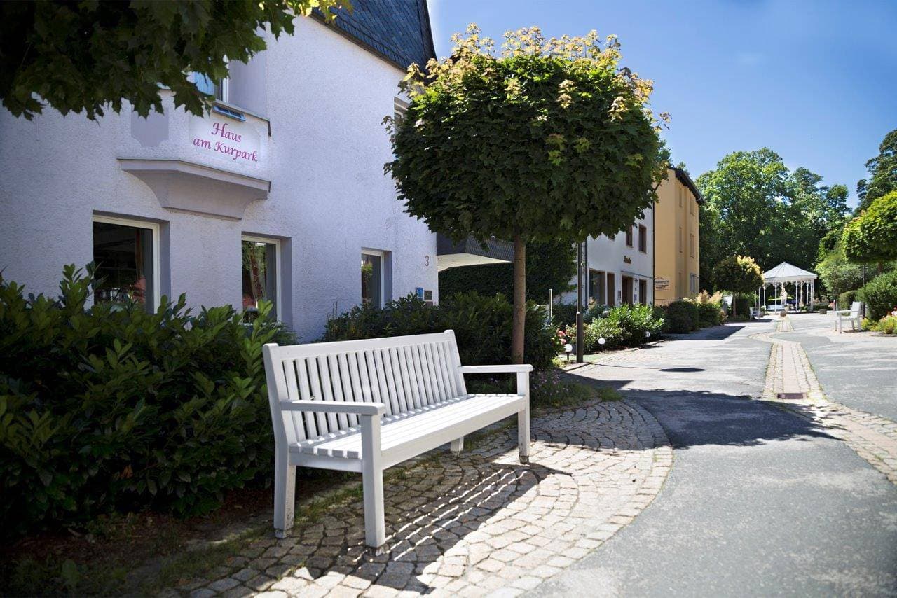 Foto 2 von 12: Haus am Kurpark - Hotel garni - Budget-Doppelzimmer inklusive Frühstück