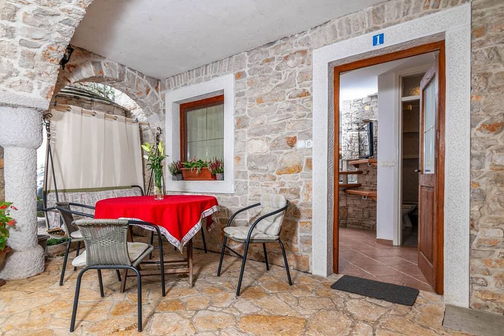 1-Zimmer-Ferienwohnung mit Terrasse Basanija, Umag 1