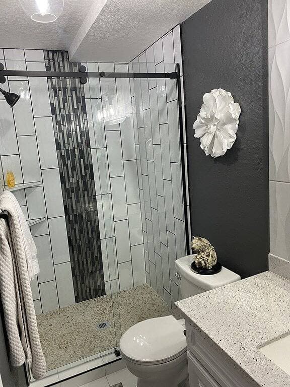 Bright Walk-Out 2Br · Private Patio & Yard · Quiet Area 1
