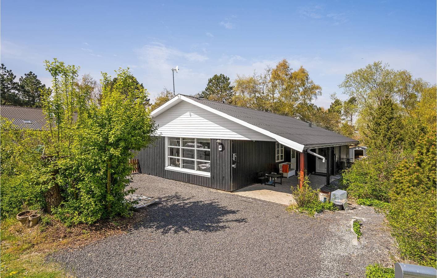 Foto 2 von 33: Ferienhaus für 8 Personen mit Pool