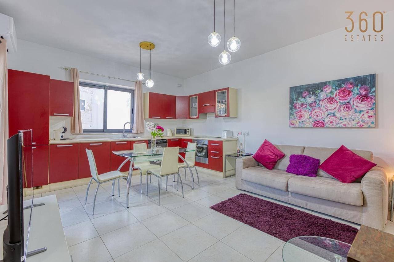 Lovely 1BR Apt with private balcony in Gzira GZR059 1