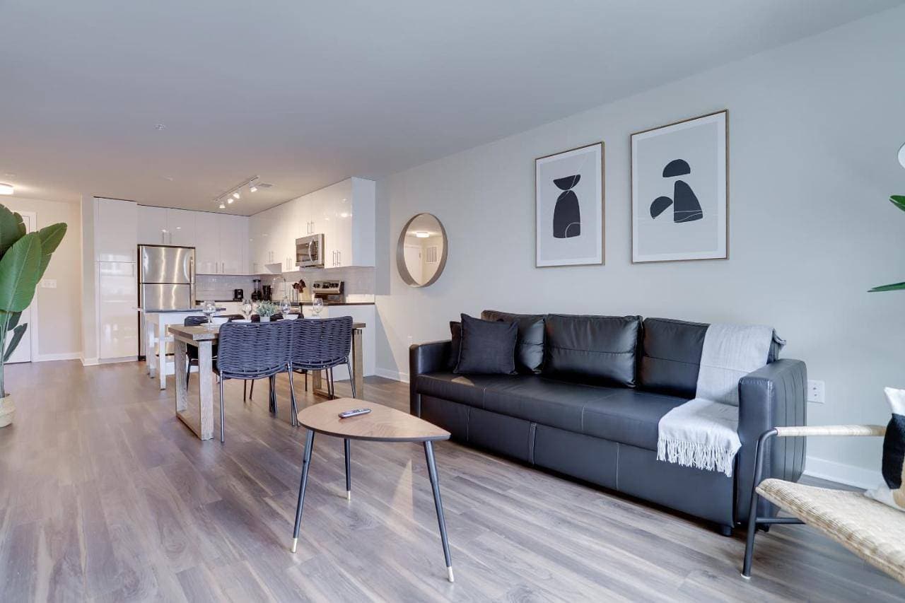 Amazing apartment with easy access to the metro 1