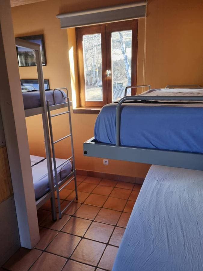 Foto 4 von 19: Mixed Dormitory Room