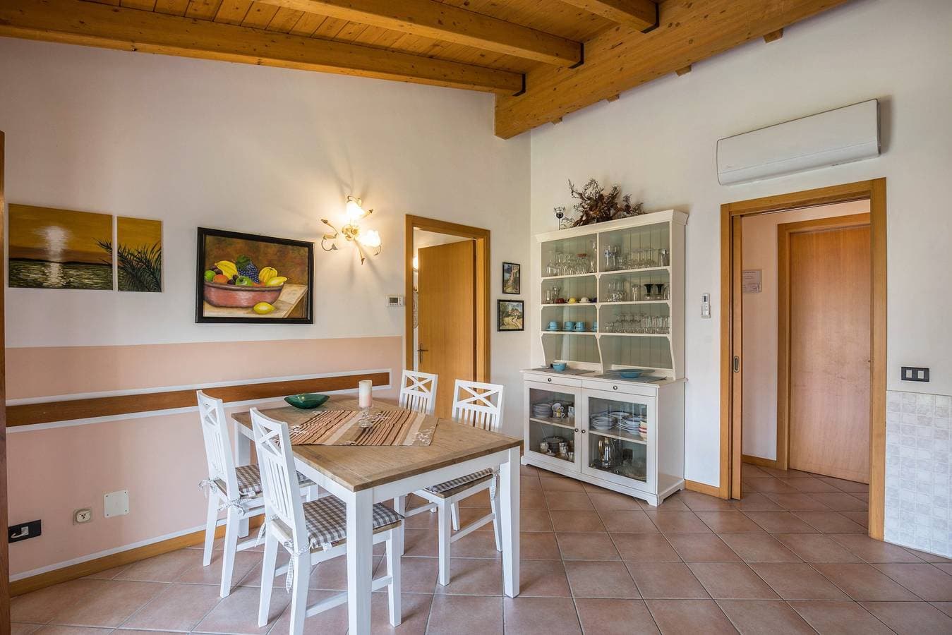 Foto 10 von 30: Apartment 'Lazise Colá' mit Gemeinschaftspool, privater Terrasse und Klimaanlage
