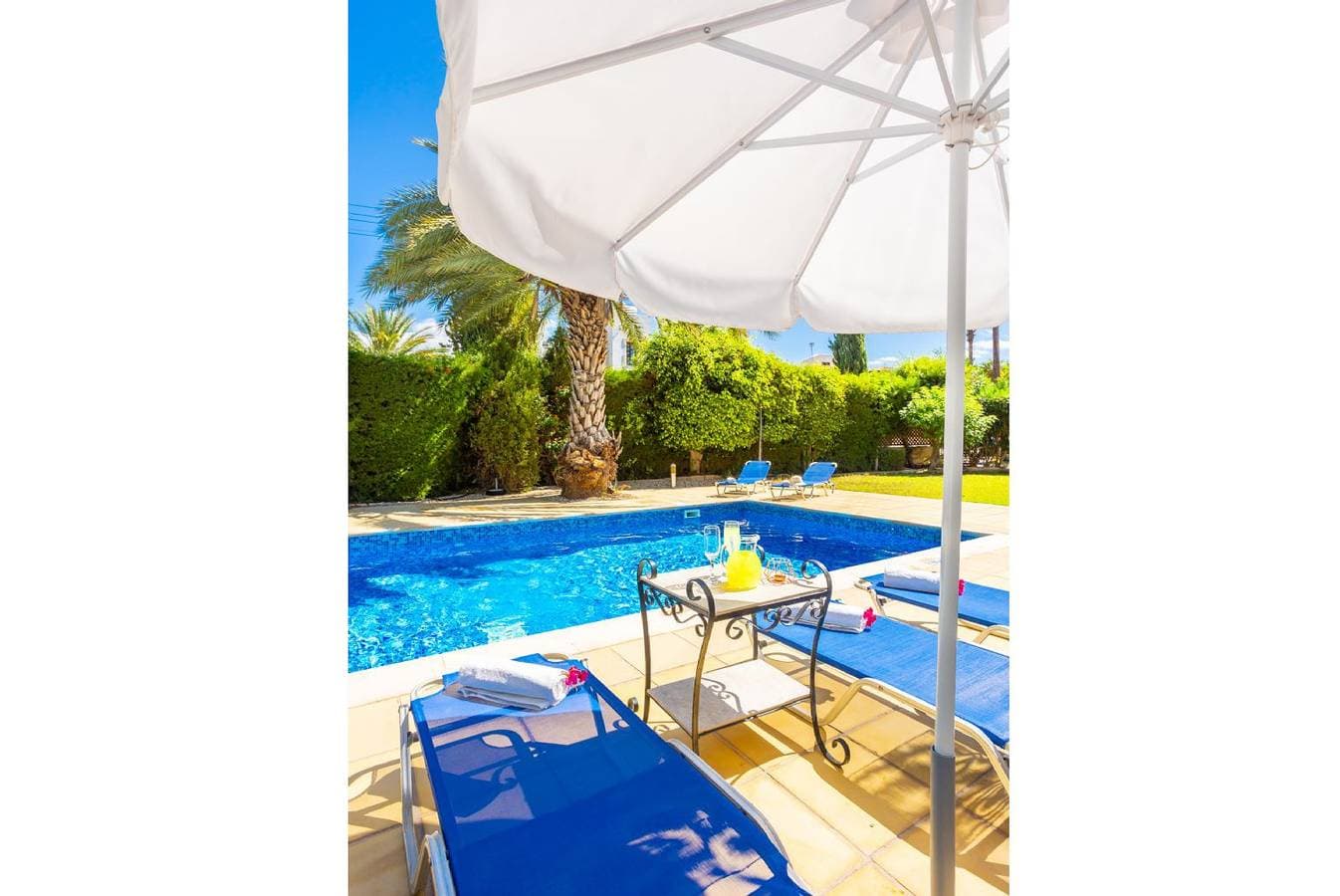 Foto 8 von 55: Villa für 8 Personen mit Terrasse