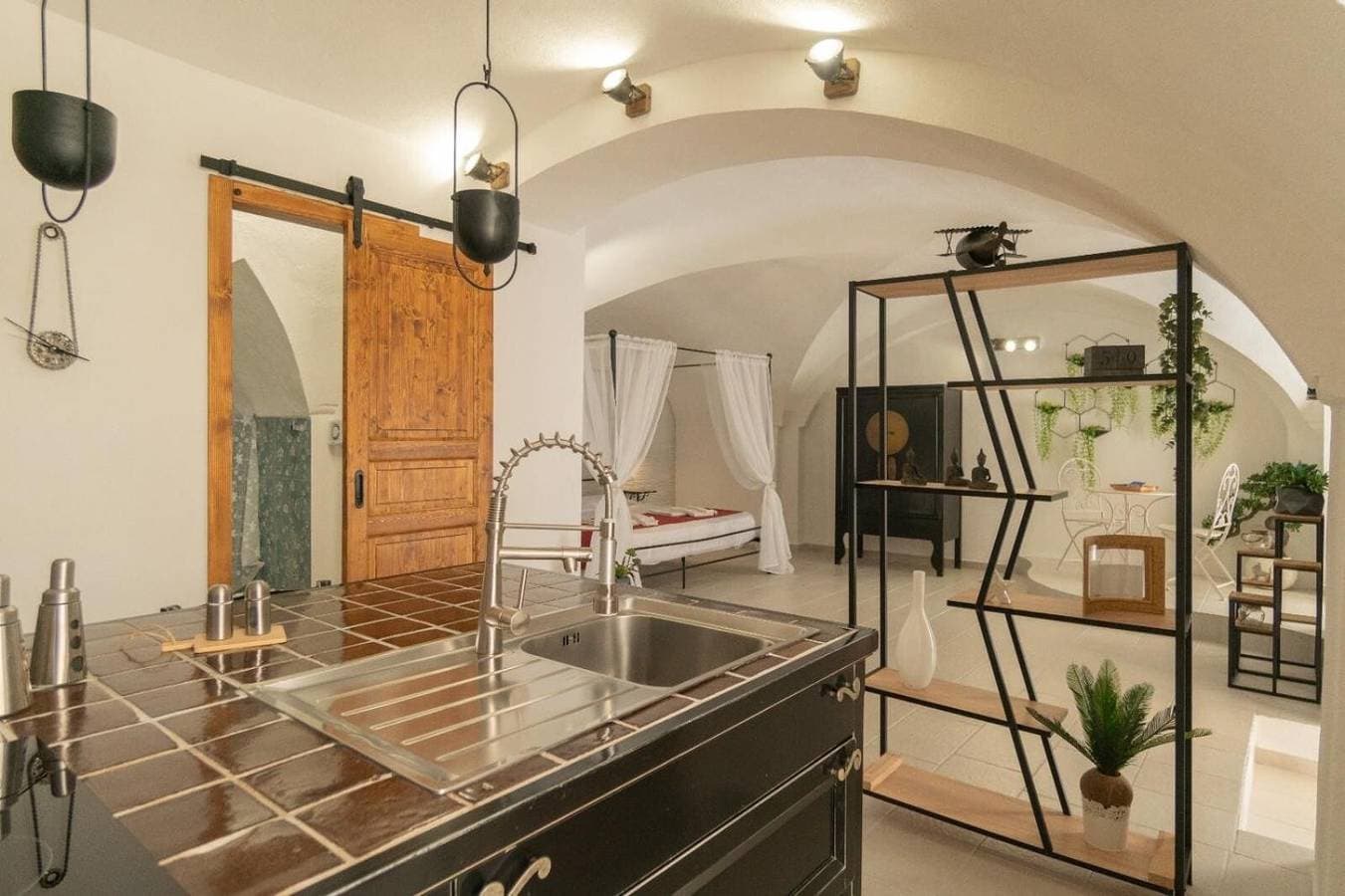 Foto 8 von 25: Apartment „Romantic Suite“ mit WLAN und Klimaanlage