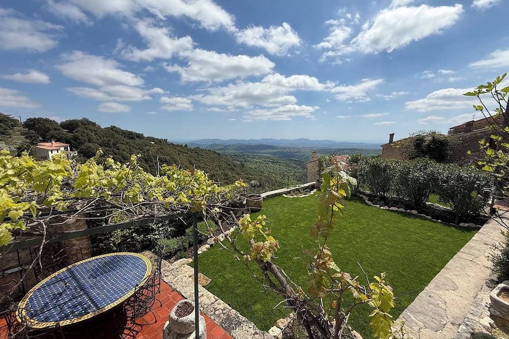Le logis - Authentic house with garden and view 1