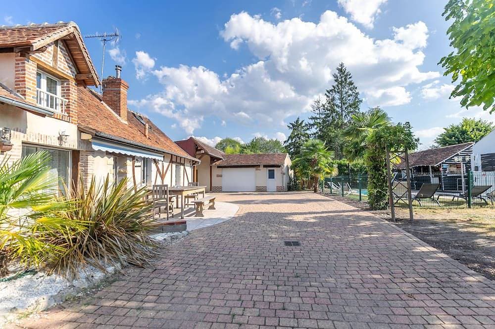 Ferienhaus-Traditionell-Ensuite mit Dusche-avec Piscine et Mare 1