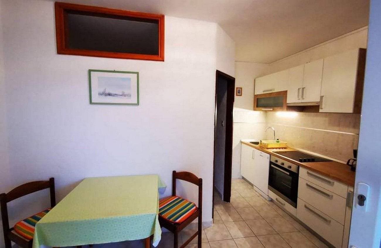 Foto 4 von 10: 1-Zimmer-Ferienwohnung am Strand Barbat, Rab -a