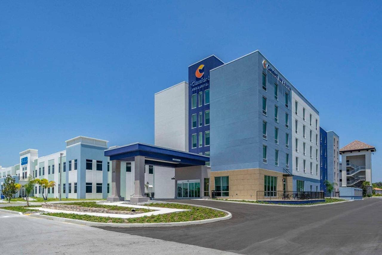 Comfort Inn & Suites New Port Richey Downtown District 1