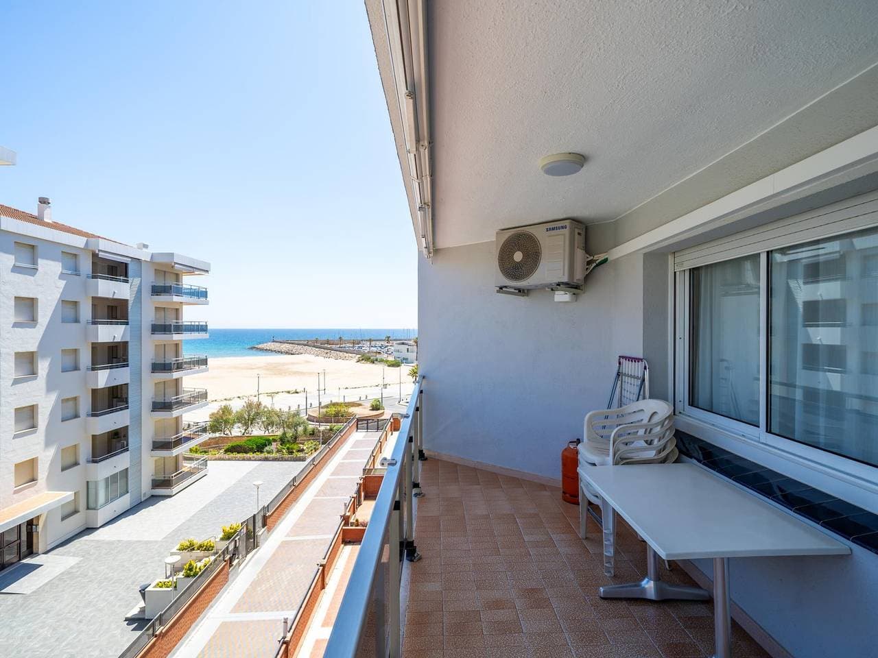 Foto 2 von 17: Appartement en bord de mer à Torredembarra avec Wifi, clim et parking souterrain