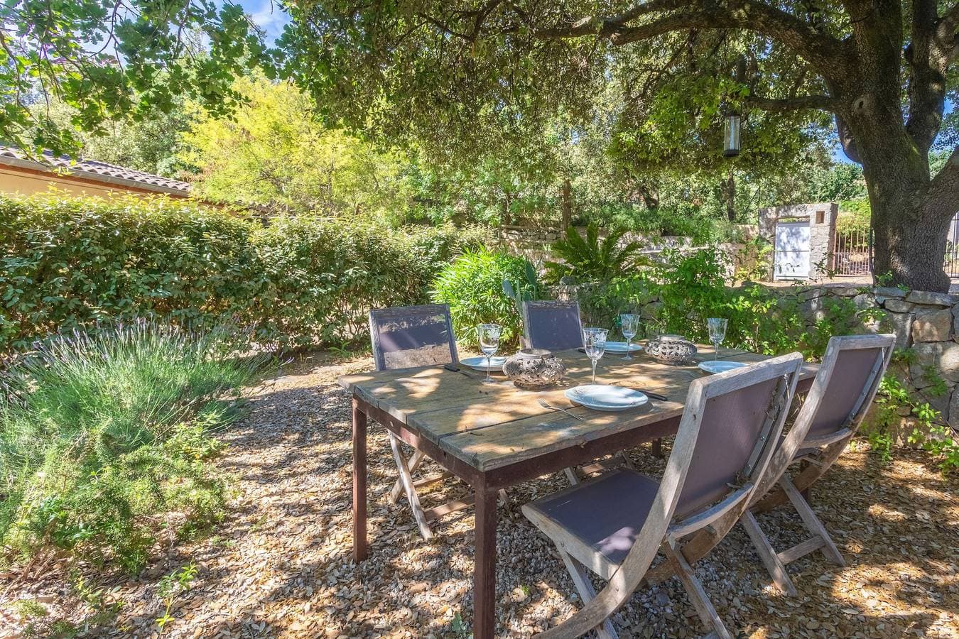 Foto 13 von 22: La Petite Maison D'emmanuelle – Romantische Auszeit im Grünen